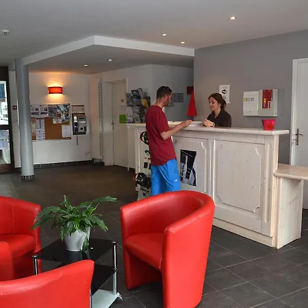 Apartment Spacieux Avec Balcon Sud, Centre Station, Parking, A Foret - Fr-1-425-125