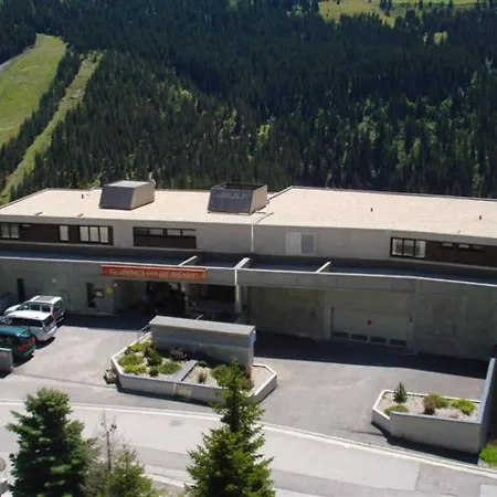 Spacieux Avec Balcon Sud, Centre Station, Parking, A Foret - Fr-1-425-125